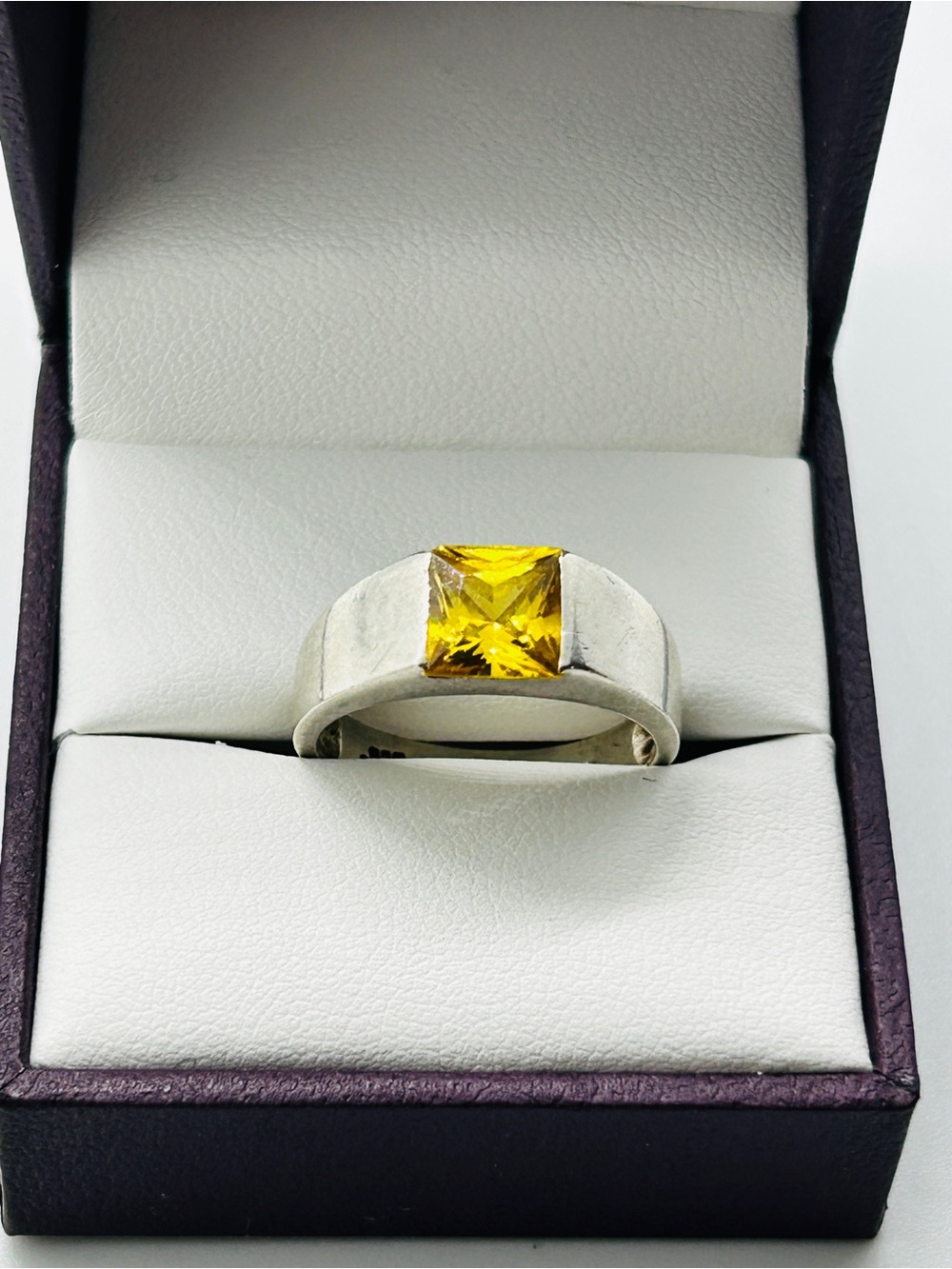 Vintage 90’s Square-Cut Citrine Stone Sterling Silver Ring - Size 6